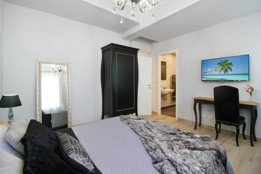 Lucca In Chic - No Ztl - Free Parking - Old City At 10Min By Walk Εξωτερικό φωτογραφία